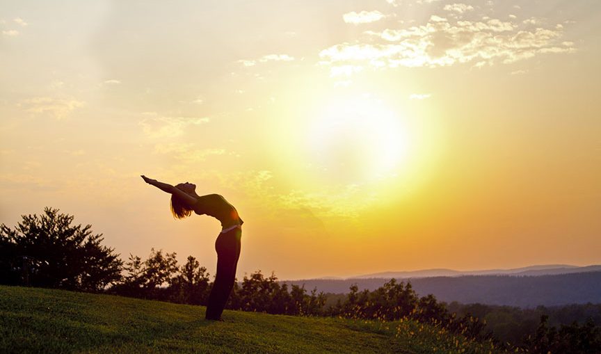 Praticare lo yoga: i tanti benefici di questa disciplina