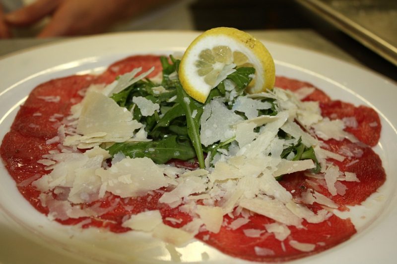 Carpaccio: 4 ricette facili e gustose